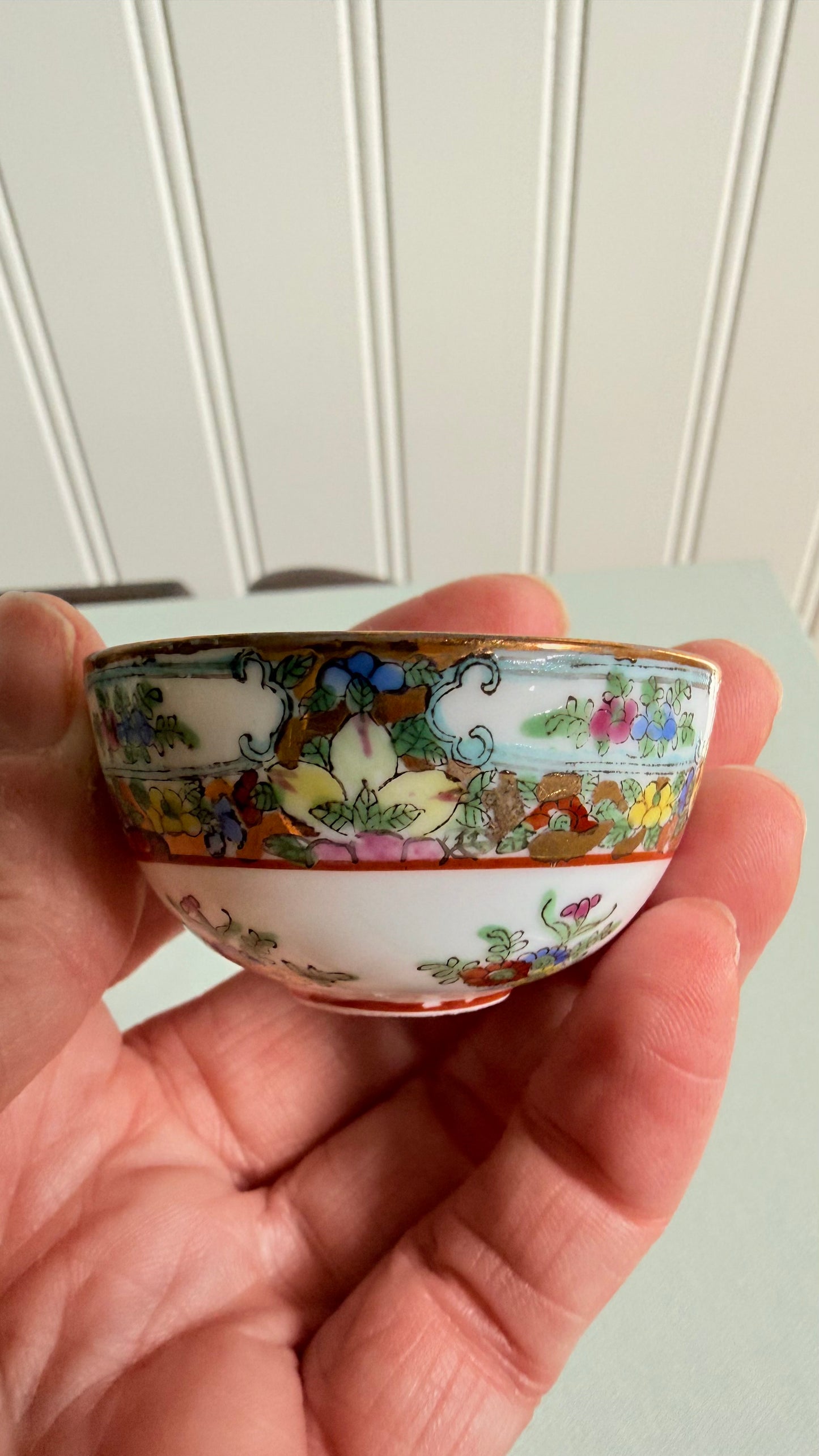 Vintage Mini Famille Rose Three Women Figure Bowl