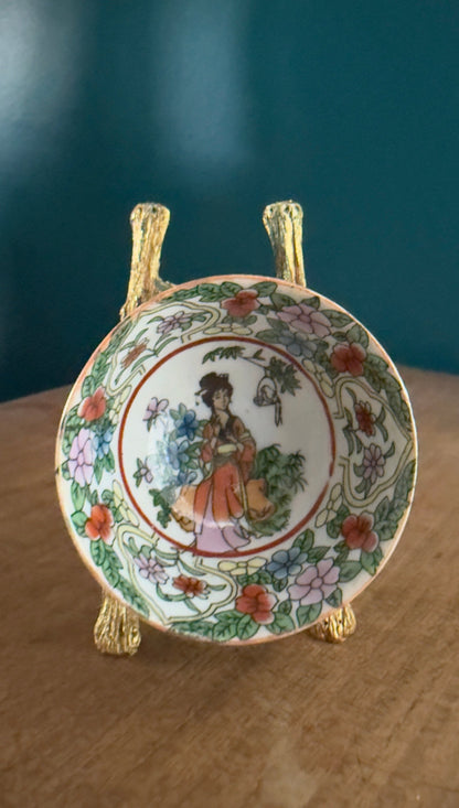 Vintage Mini Bowl Woman Sitting