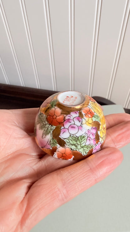 Vintage Miniature Famille Rose Figural Millefleur Bowl