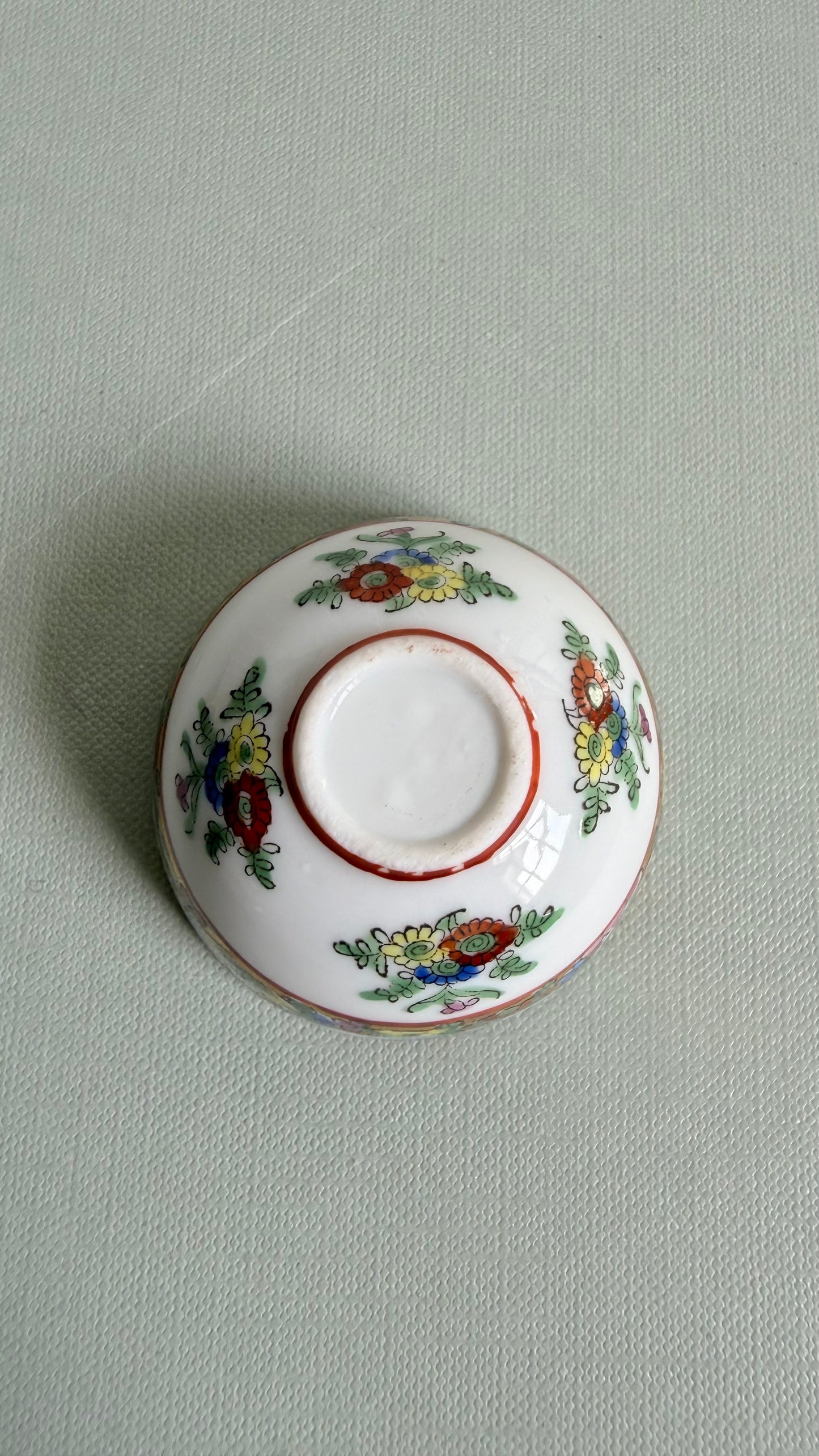 Vintage Mini Famille Rose Three Women Figure Bowl